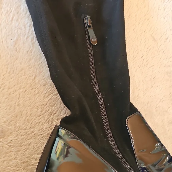 Elegant Black Over the Knee Boots - Picture 3 of 5